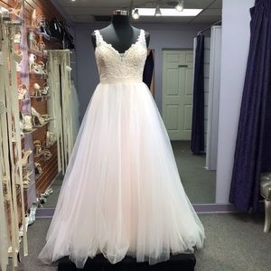 DaVinci - Style 50643 - Size 18 - Ivory/Blush